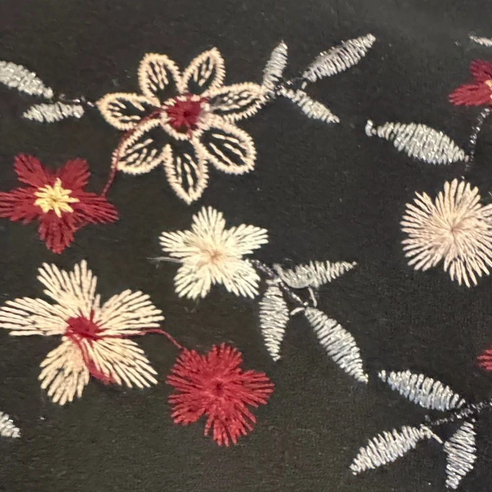 Calvin Klein - Picture 4 of 12